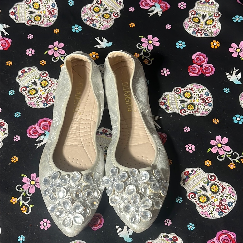 GUANSITU Silver Glitter Gem Flats – Size 39 (US 8–8.5) – New Without Box